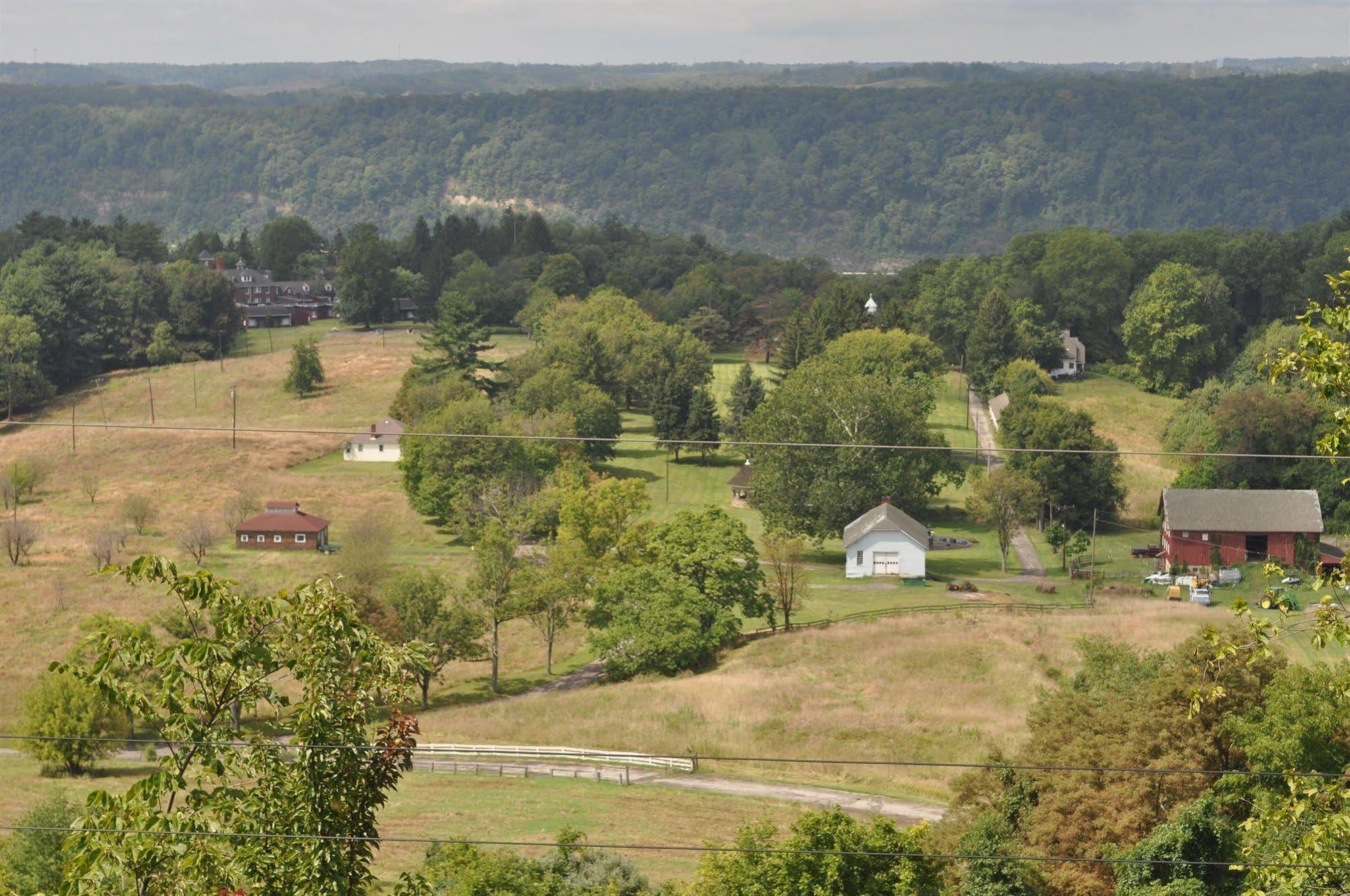 Aspen Manor Resort Wellsburg Eksteriør billede